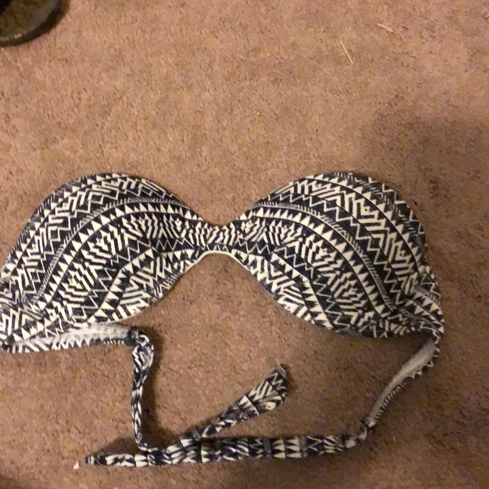 Strapless swimsuit top